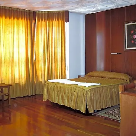 Antoyana Hotel *