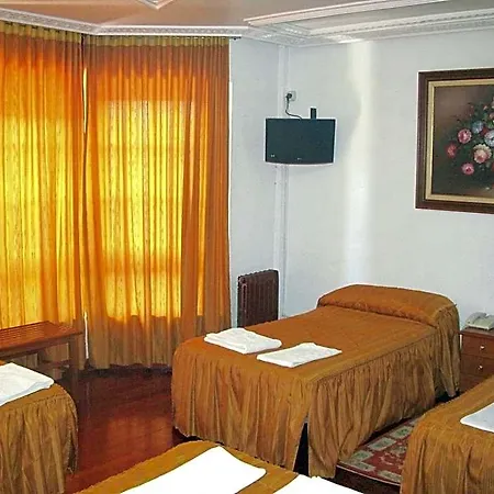 Antoyana Hotel *
